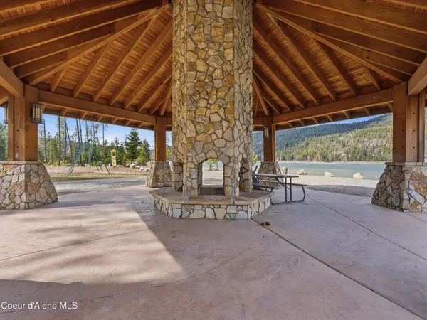 $1,600,000 | 85 Camas Drive, Priest River, ID 83856