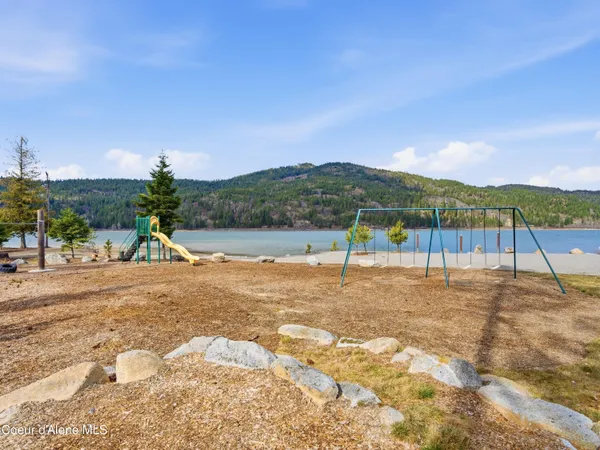 $1,600,000 | 85 Camas Drive, Priest River, ID 83856
