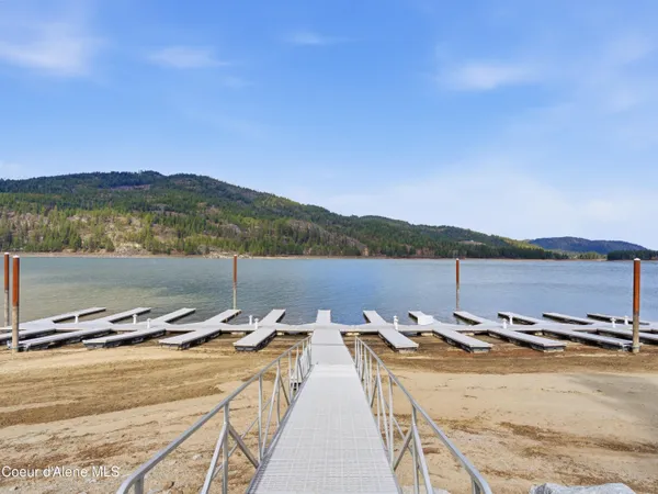 $1,600,000 | 85 Camas Drive, Priest River, ID 83856