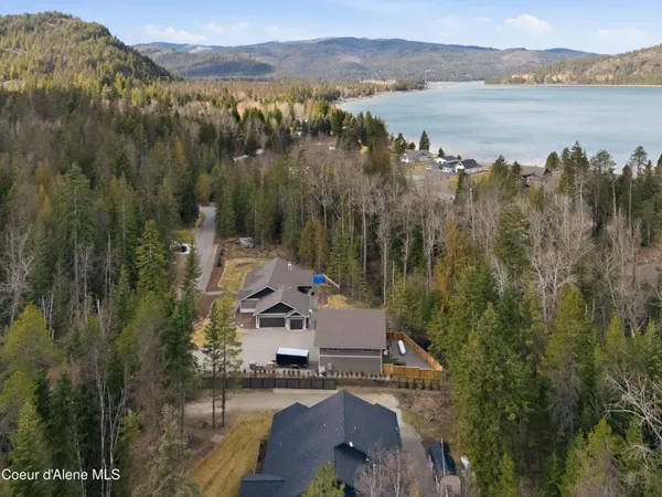 $1,600,000 | 85 Camas Drive, Priest River, ID 83856