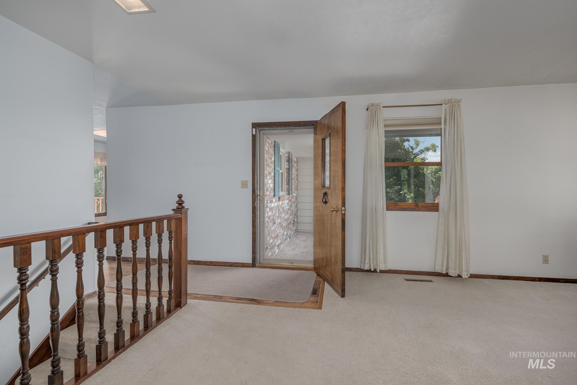 1493 Cove Road Weiser, ID 83672 - Photo 6 of 50 Entrance foyer