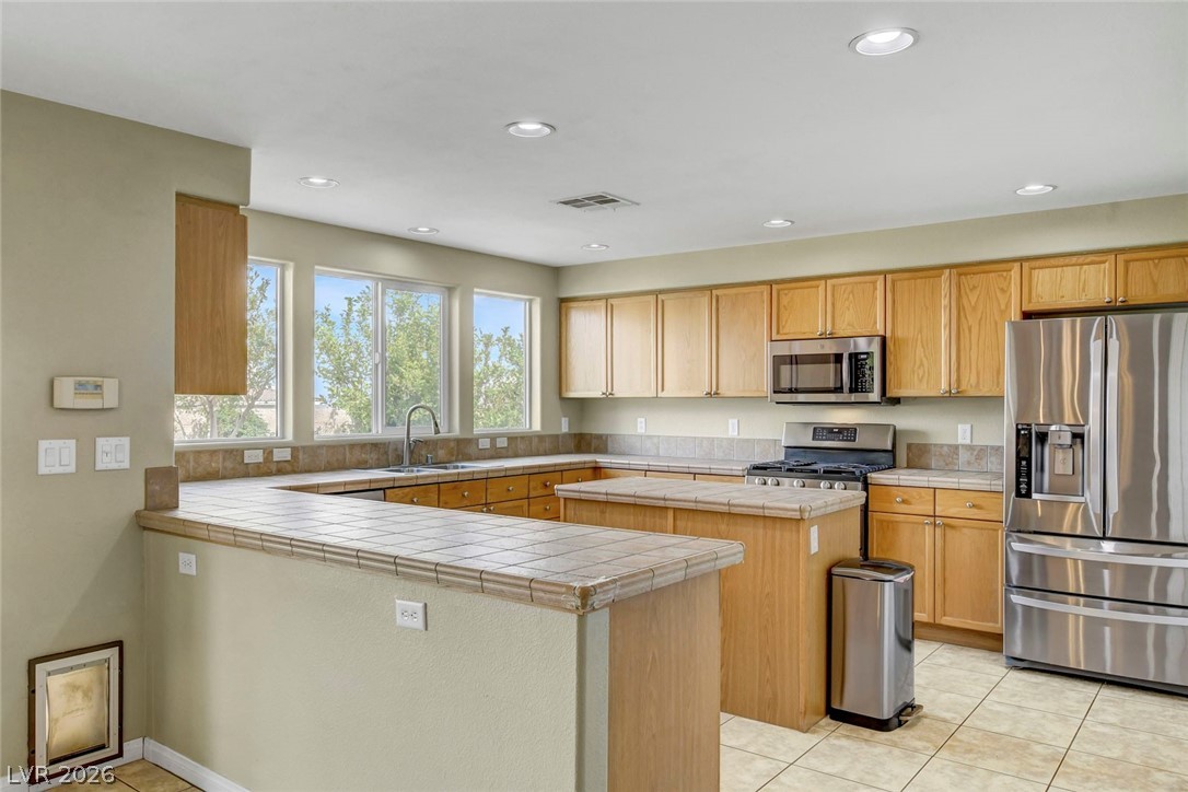 36 Distinguished Way Henderson, NV 89002 - Photo 17 of 58 Gallery Image 17