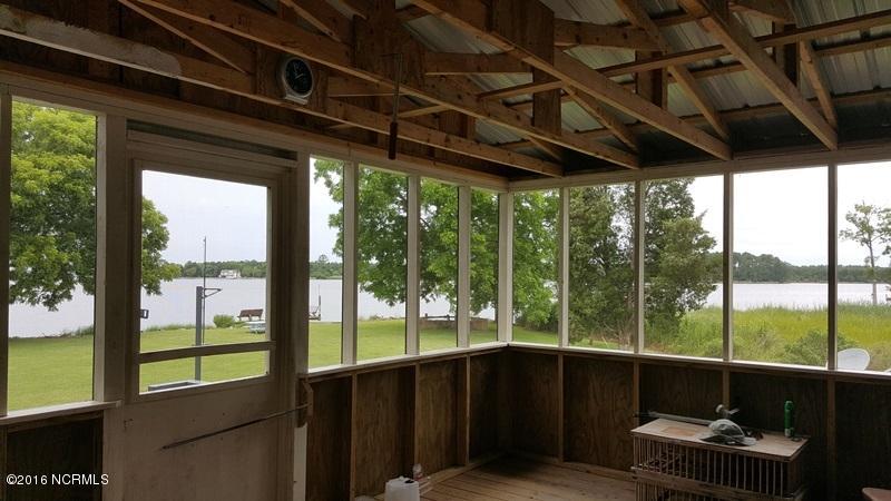 1338 Makelyville Road Scranton, NC 27875 - Photo 24 of 32 Screened Porch