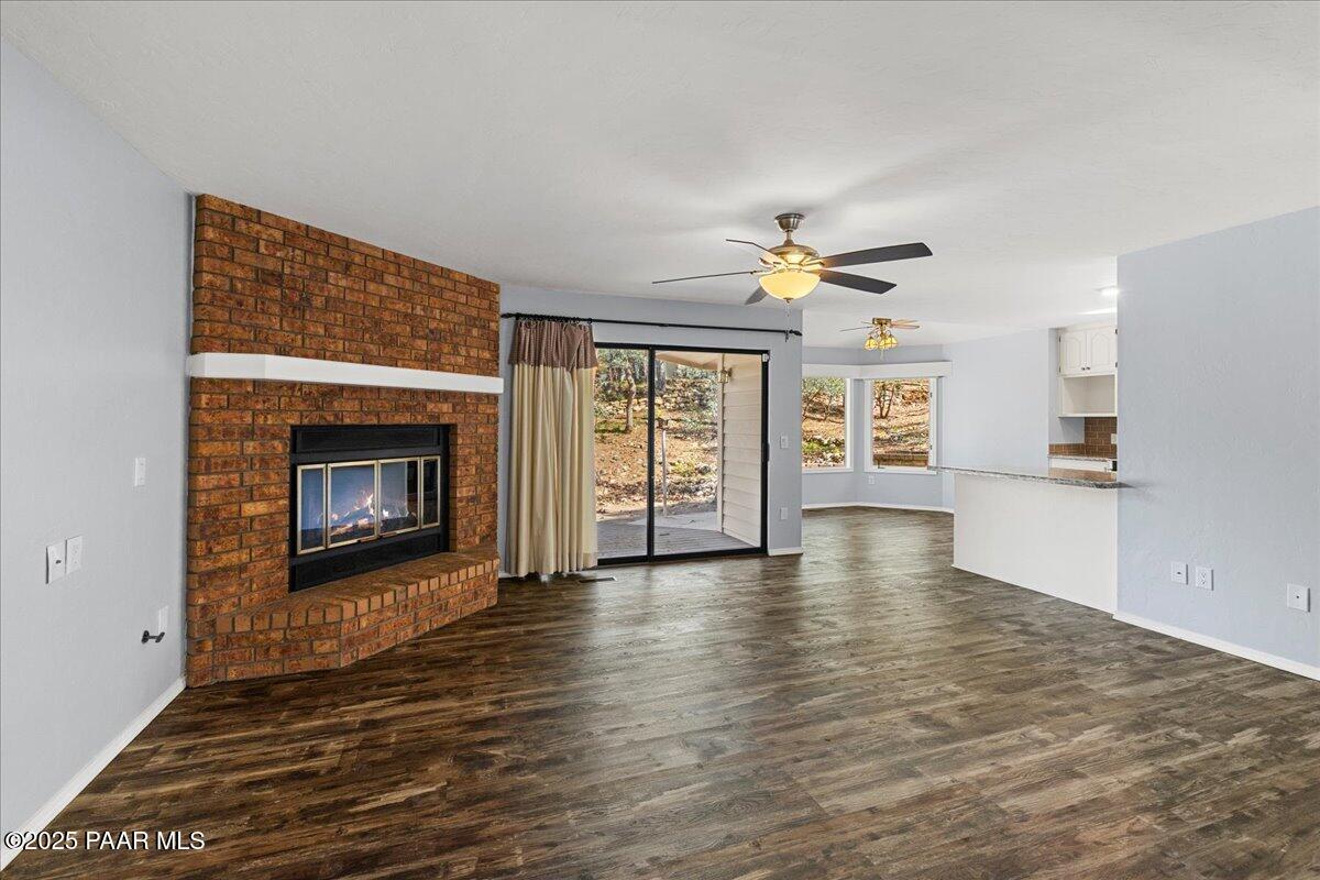 1945 Coyote Road Prescott, AZ 86303 - Photo 14 of 39 Family Room - 1945 Coyote Rd