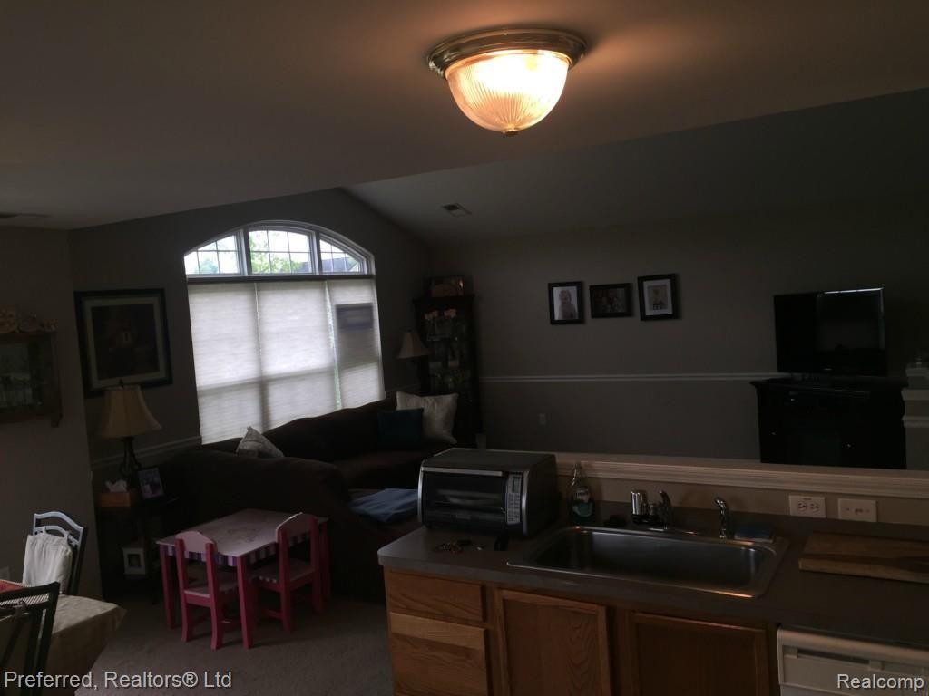 3876 Elizabeth Avenue Canton, MI 48188 - Photo 16 of 33