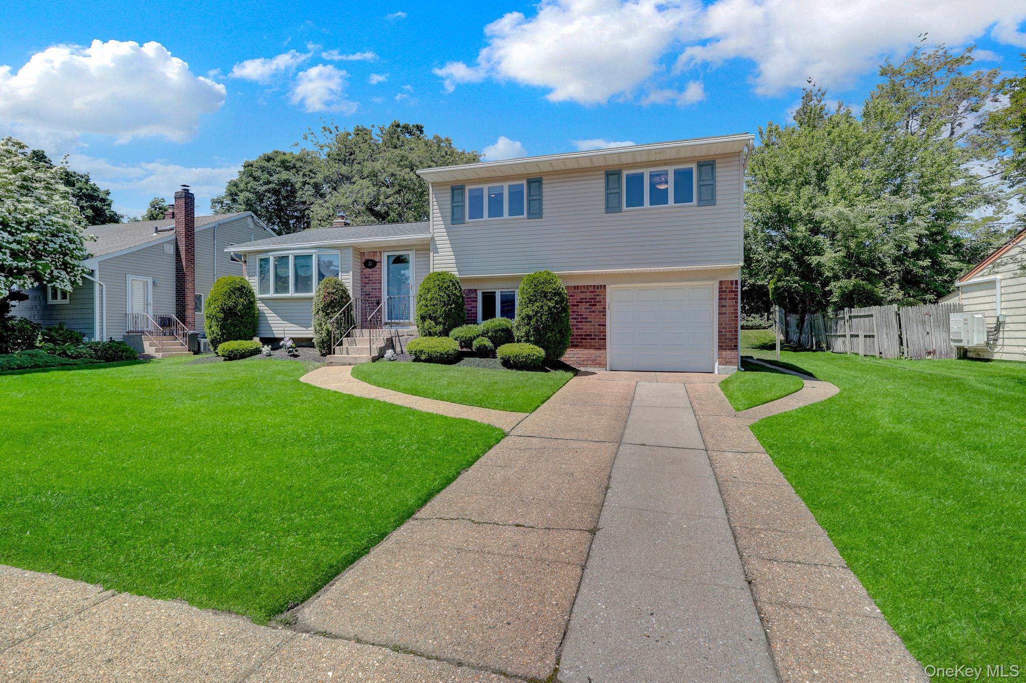 33 Brook Path Plainview, NY 11803 - Photo 22 of 22