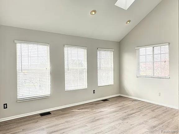 1075 Beaver Run Troy, MI 48083 - Photo 5 of 29
