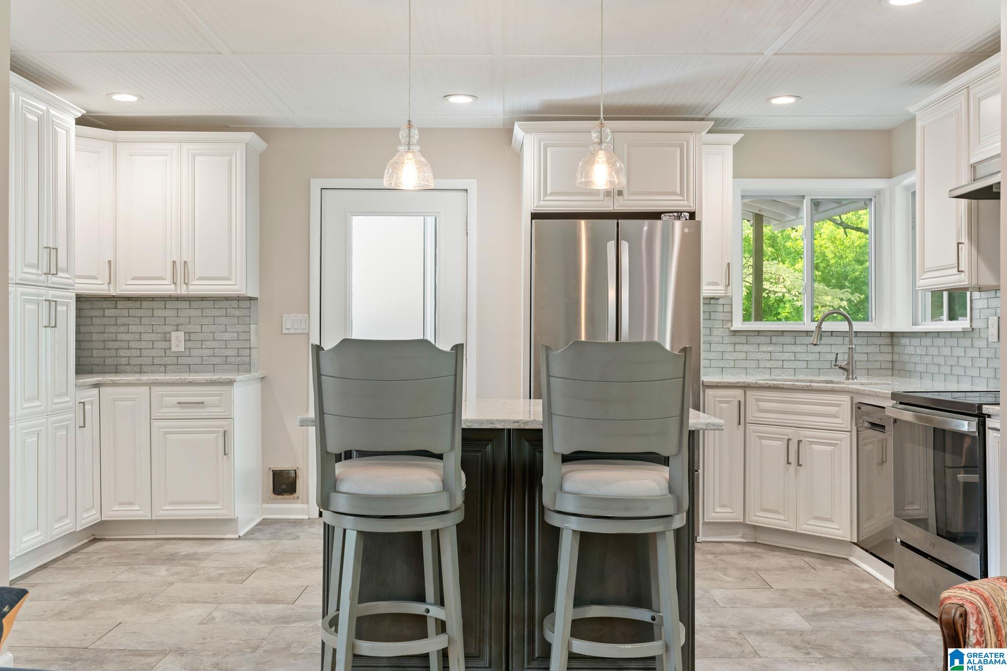 3328 Mountainside Road Vestavia Hills, AL 35243 - Photo 9 of 35
