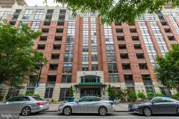 $2,495 | 1021 North Garfield Street, Unit 125, Arlington, VA 22201