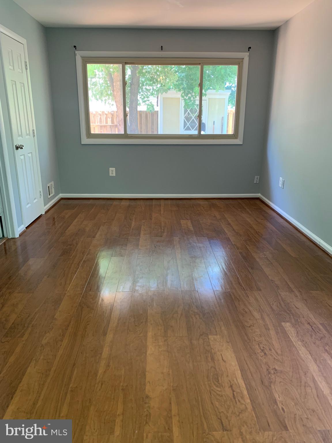 149 South Fox Road Sterling, VA 20164 - Photo 10 of 25 Master bedroom with bath
