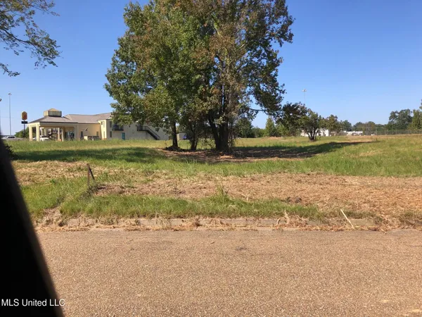 $2,154,913 | 415 Bus Park Drive, Madison, MS 39110