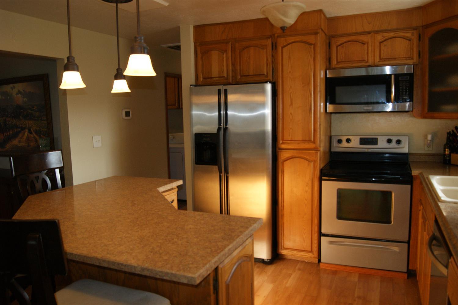 2502 Reed Lane Medford, OR 97501 - Photo 3 of 21 Additional Photo