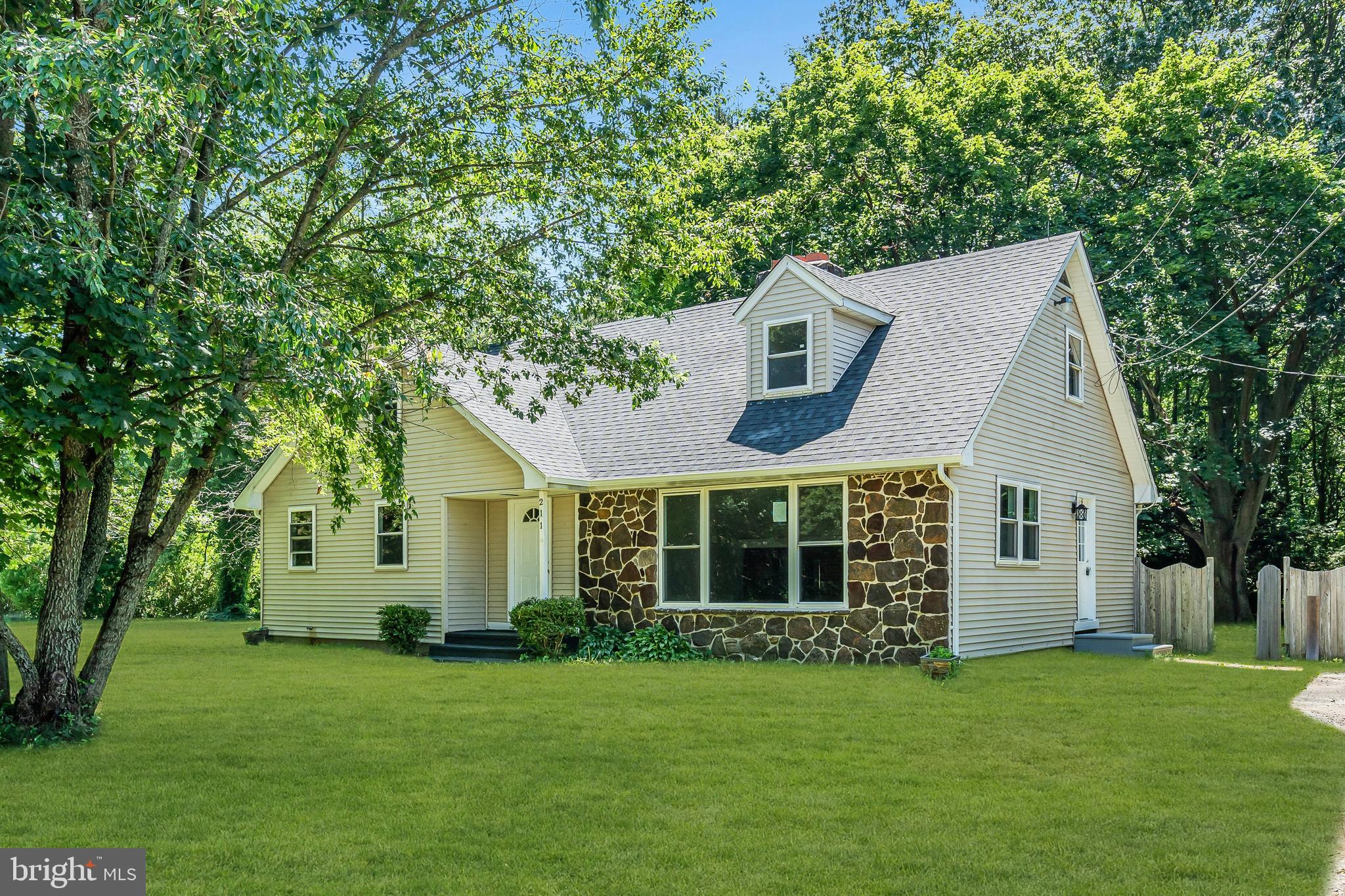 211 Georgetown Wrightstown Road Wrightstown, NJ 08562 - Photo 2 of 58 Gallery Image 2