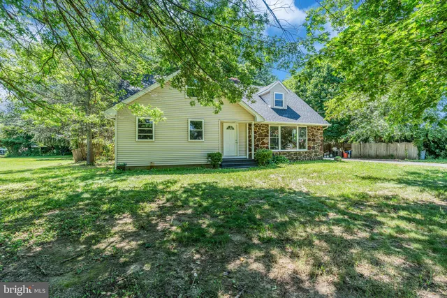 $475,000 | 211 Georgetown Wrightstown Road, Wrightstown, NJ 08562