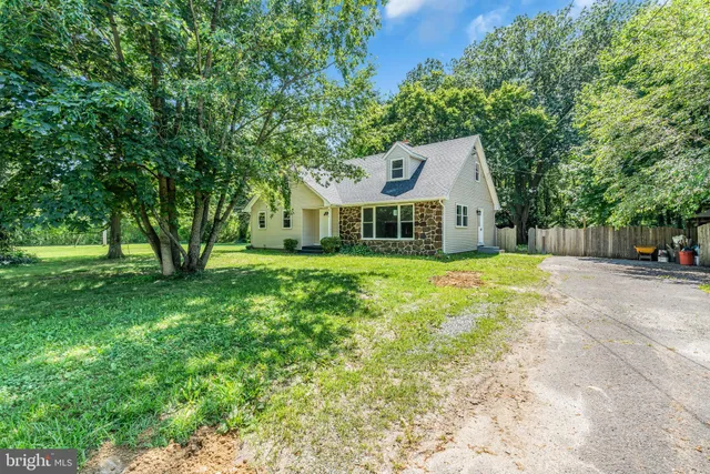 $475,000 | 211 Georgetown Wrightstown Road, Wrightstown, NJ 08562