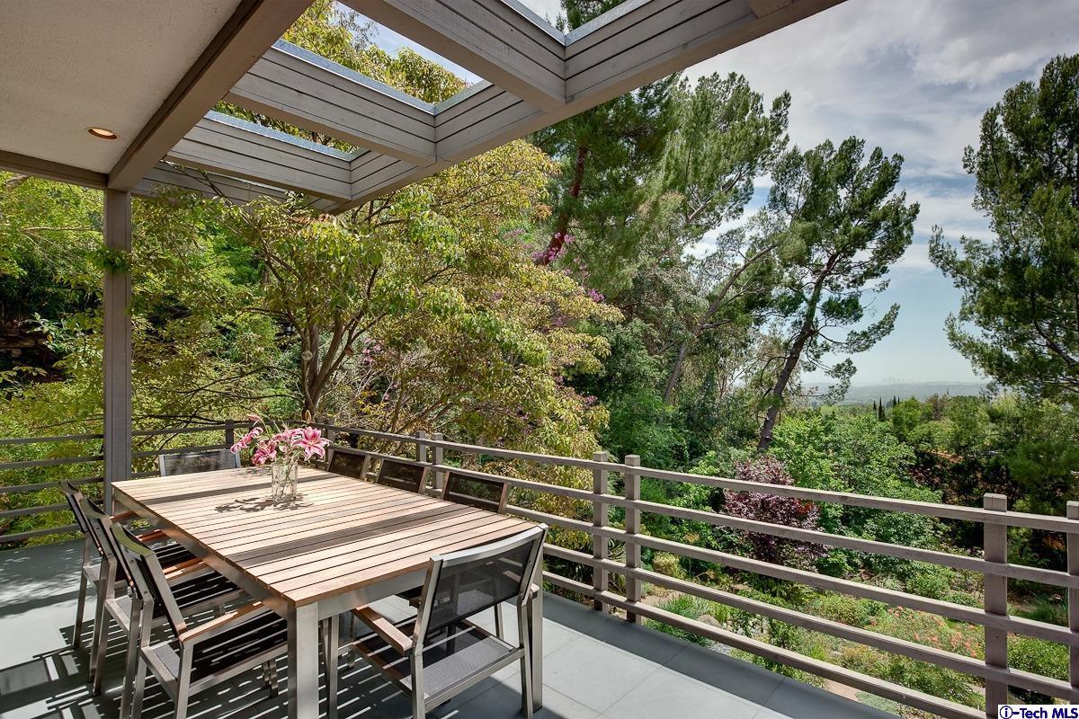 1612 Woodglen Lane Altadena, CA 91001 - Photo 5 of 18 Additional Photo