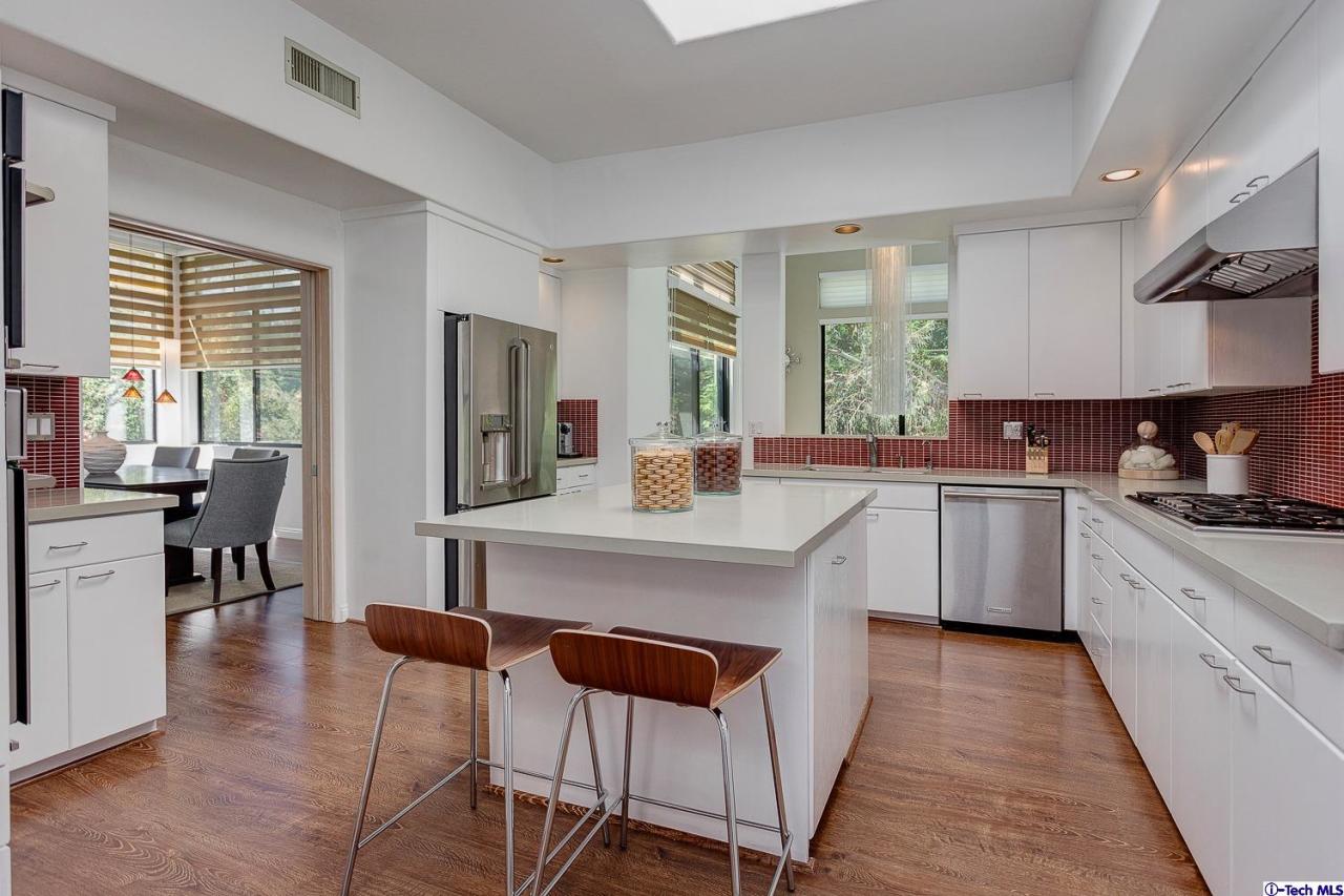 1612 Woodglen Lane Altadena, CA 91001 - Photo 6 of 18 Additional Photo