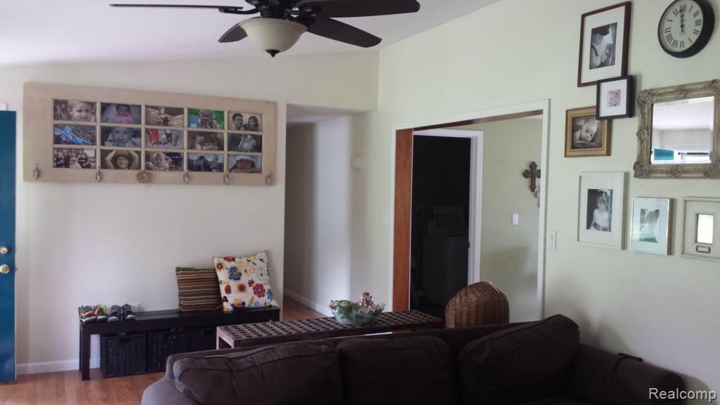 2136 Granger Road Oxford, MI 48371 - Photo 35 of 95 living to hall.jpg