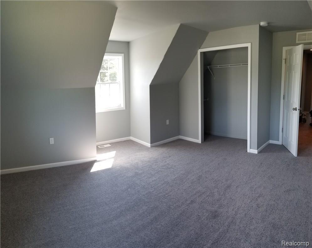 43409 Willow Road Belleville, MI 48111 - Photo 11 of 38 20180813_111730.jpg