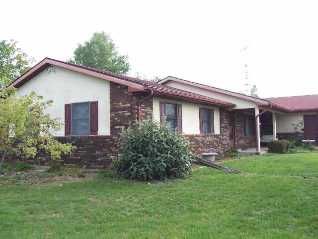 2904 West Royerton Road Muncie, IN 47303 - Photo 2 of 9 Gallery Image 2