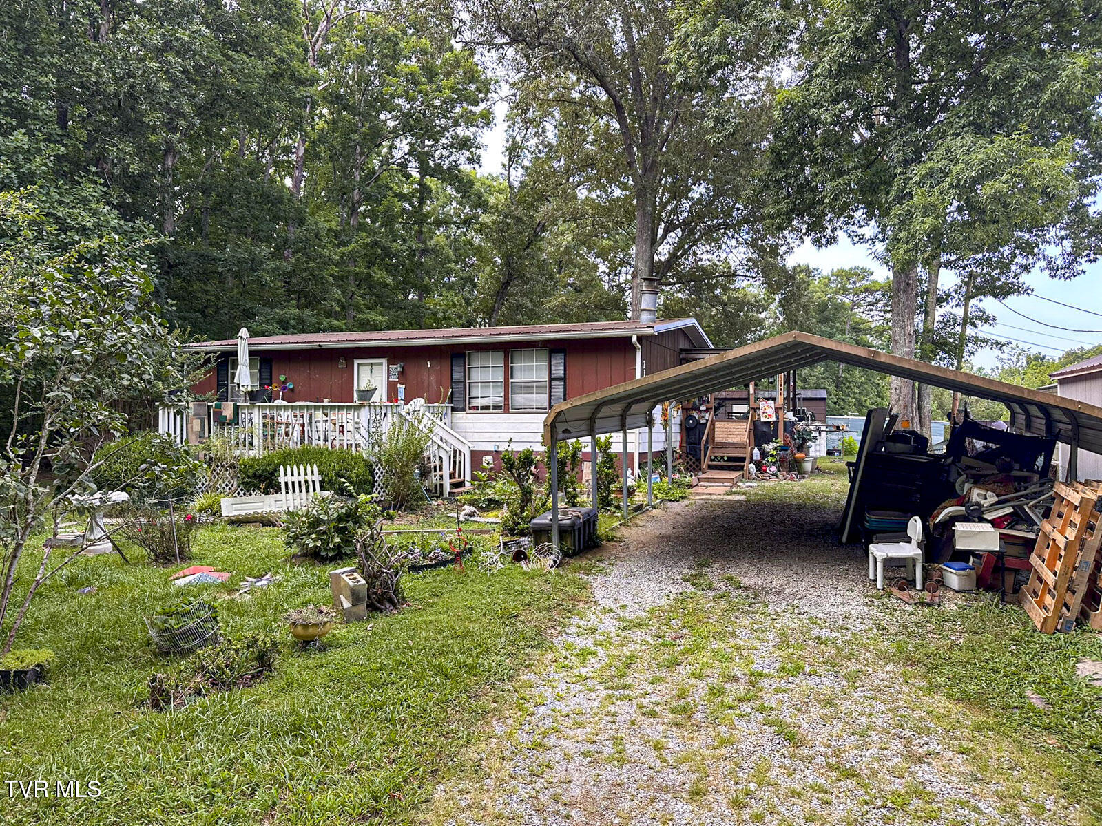 2120 Cox Road Dandridge, TN 37725 - Photo 1 of 8 img_7872