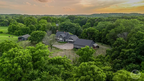 $1,095,000 | 2714 Snow Avenue Southeast, Lowell, MI 49331