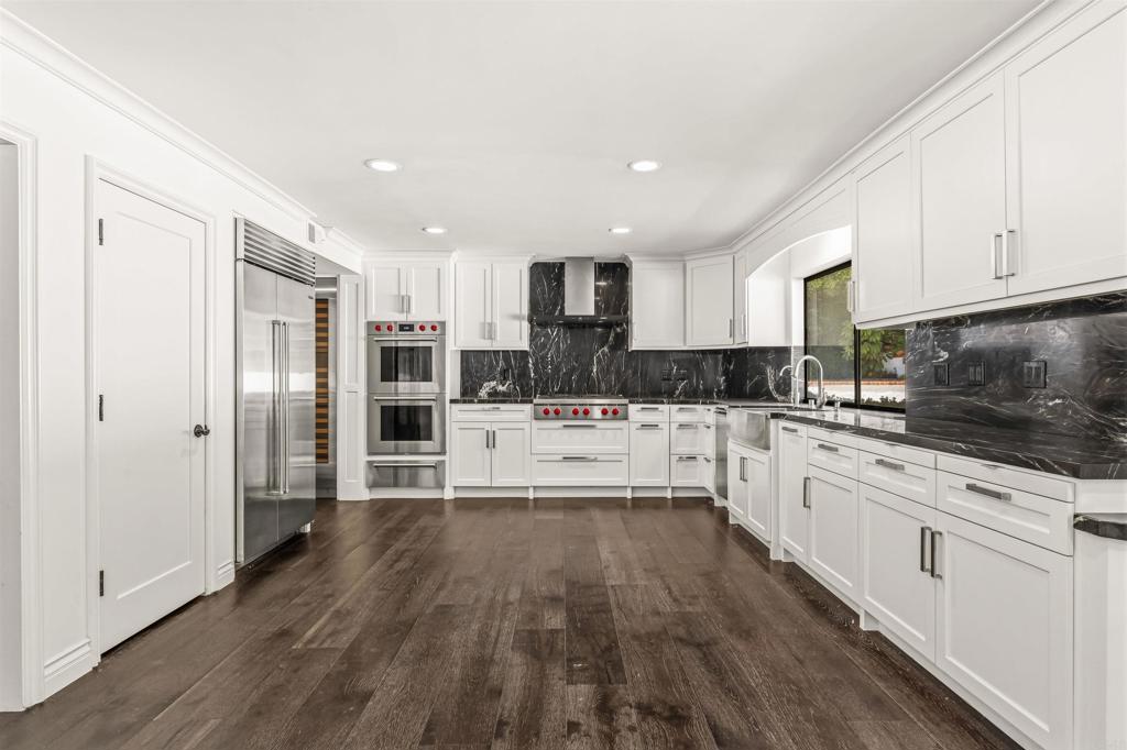 1060 Chantilly Road Los Angeles, CA 90077 - Photo 9 of 72 Gallery Image 9