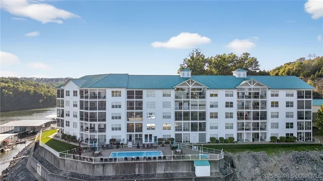 $409,000 | 186 Sunset Palms Drive, Unit 4C, Camdenton, MO 65020