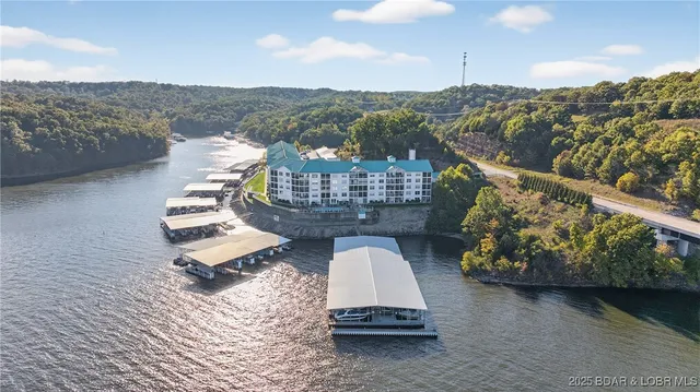 $409,000 | 186 Sunset Palms Drive, Unit 4C, Camdenton, MO 65020