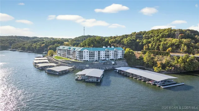 $409,000 | 186 Sunset Palms Drive, Unit 4C, Camdenton, MO 65020