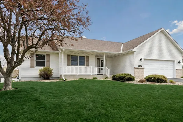 $510,000 | 2409 Burl Oak Curve, Hudson, WI 54016