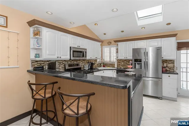 $690,000 | 85 Avenue East, Lodi, NJ 07644