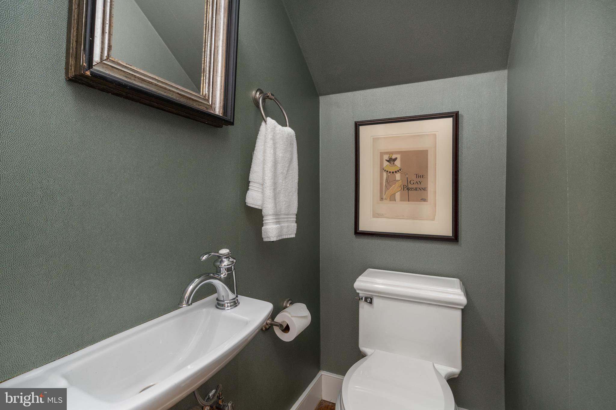 2272 Cathedral Avenue Northwest Washington, DC 20008 - Photo 13 of 42