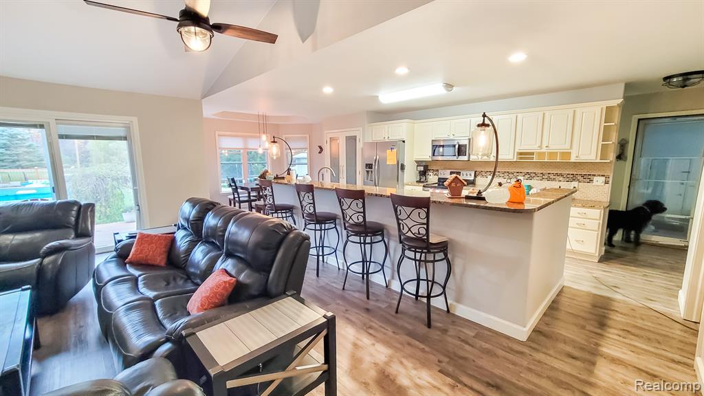 7245 Johnson Road Flushing, MI 48433 - Photo 5 of 48 Gallery Image 5