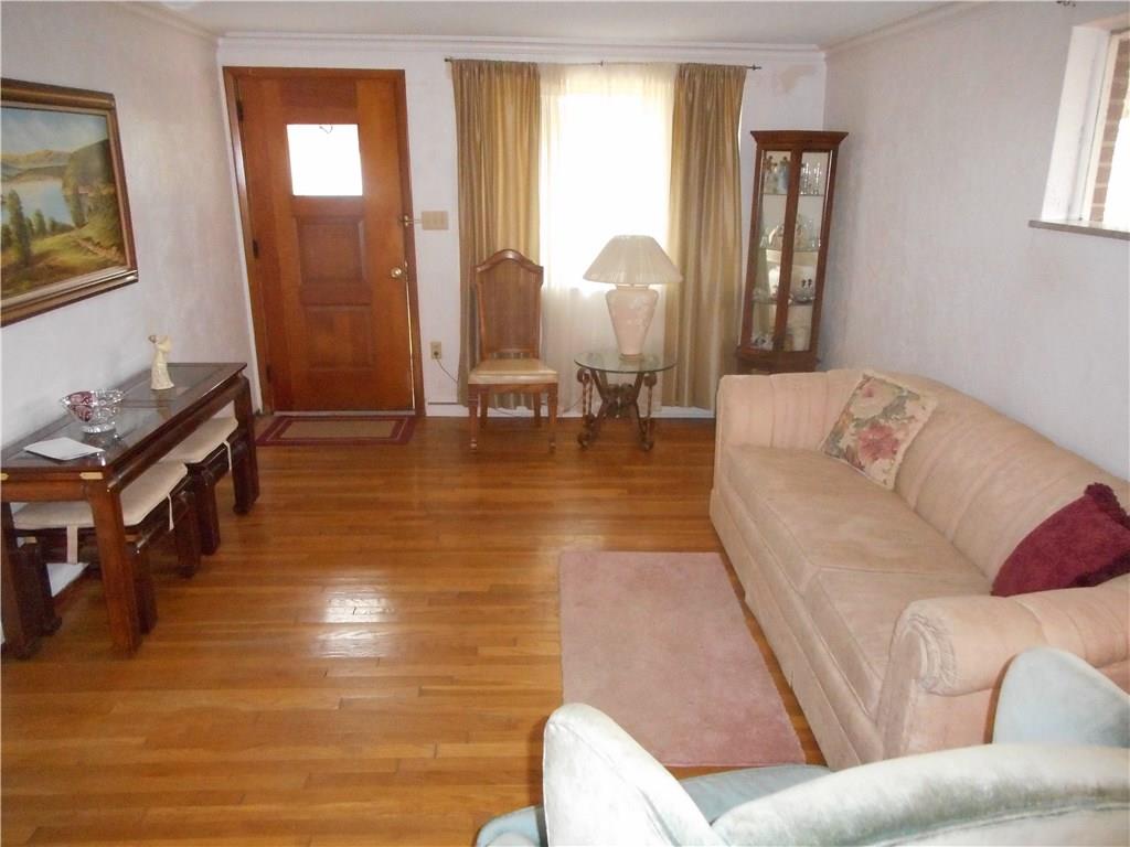 10155 Pearl Road Penn Hills, PA 15235 - Photo 2 of 21 LIVING ROOM