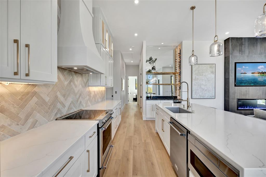 331 Albert Street Dunedin, FL 34698 - Photo 12 of 64