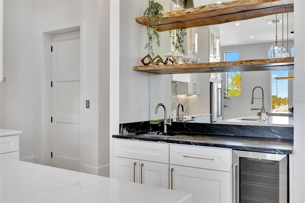 331 Albert Street Dunedin, FL 34698 - Photo 10 of 64