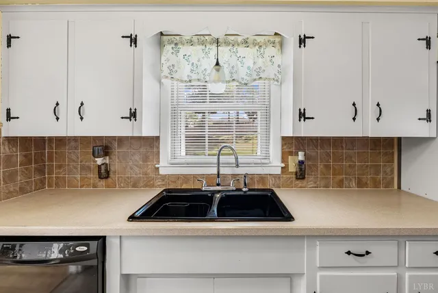 $300,000 | 251 Independence Circle, Forest, VA 24551