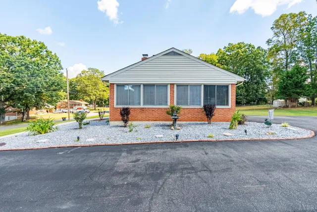 $300,000 | 251 Independence Circle, Forest, VA 24551