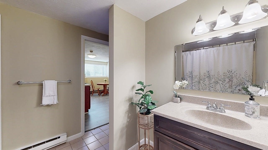 10 A Hulbert Road, Unit 2 Worcester, MA 01603 - Photo 18 of 27 Gallery Image 18