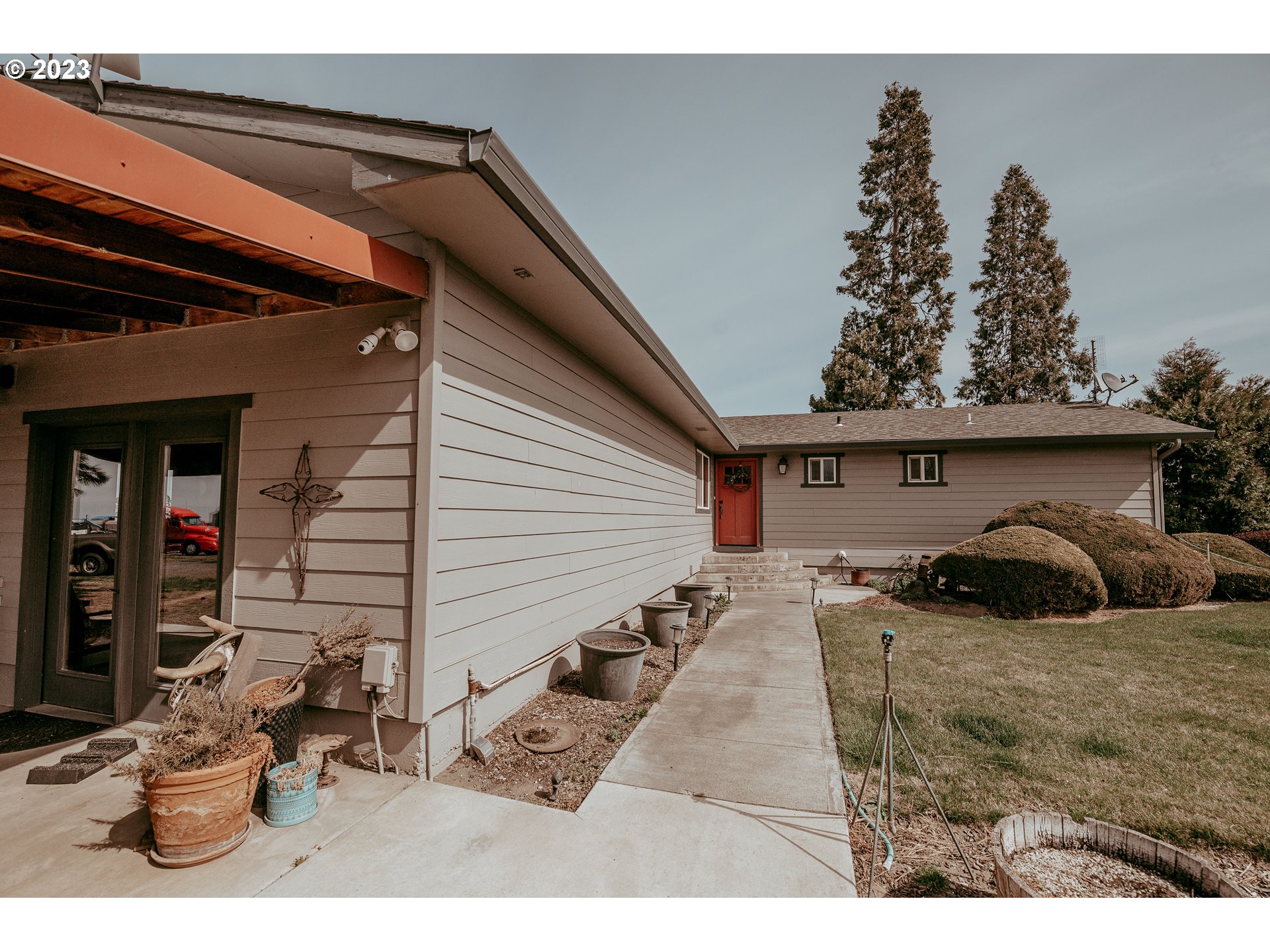 32293 East Loop Road Hermiston, OR 97838 - Photo 3 of 8