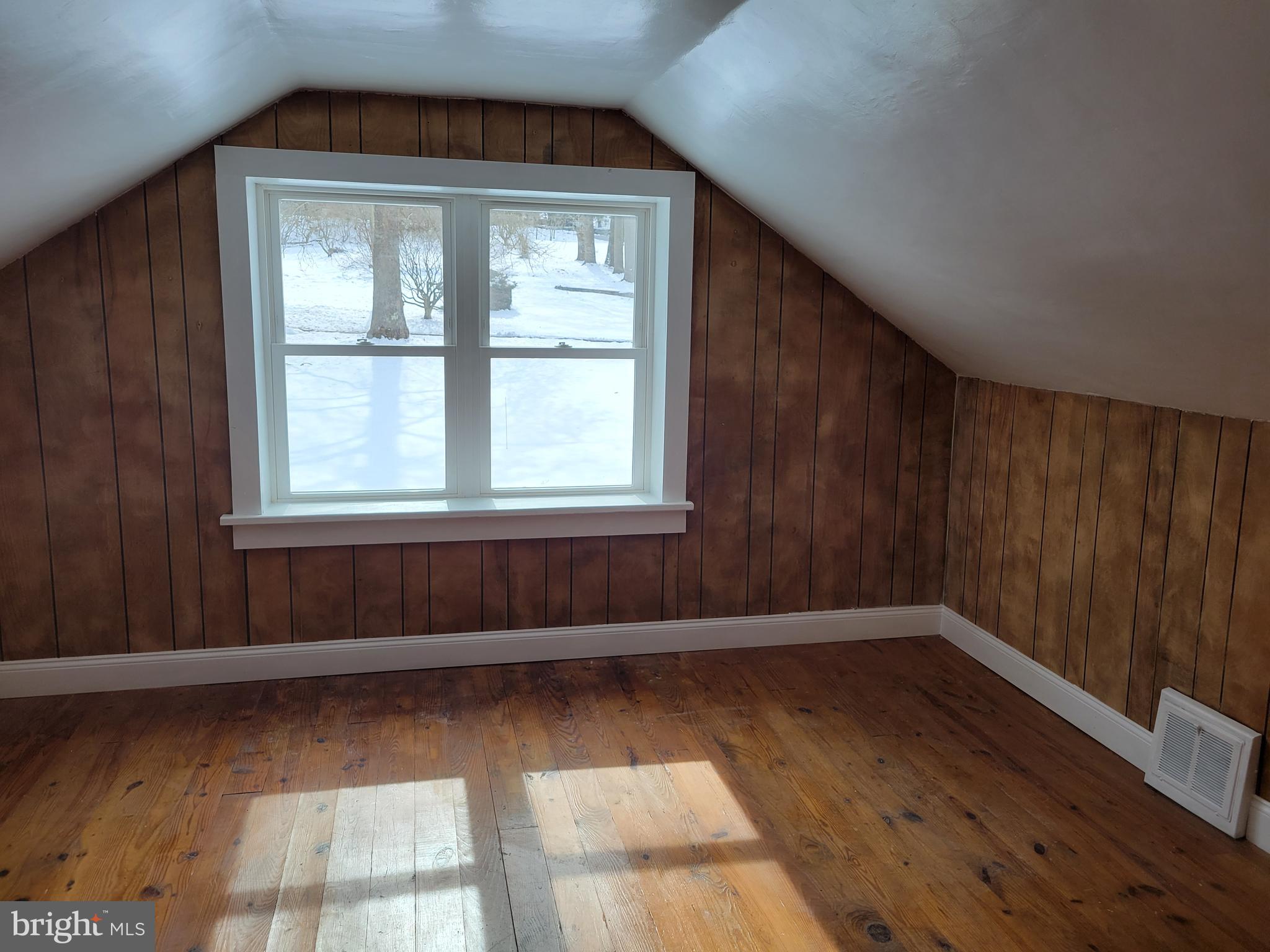 629 Cold Run Road Elverson, PA 19520 - Photo 29 of 36 2nd Floor Bedroom #4
