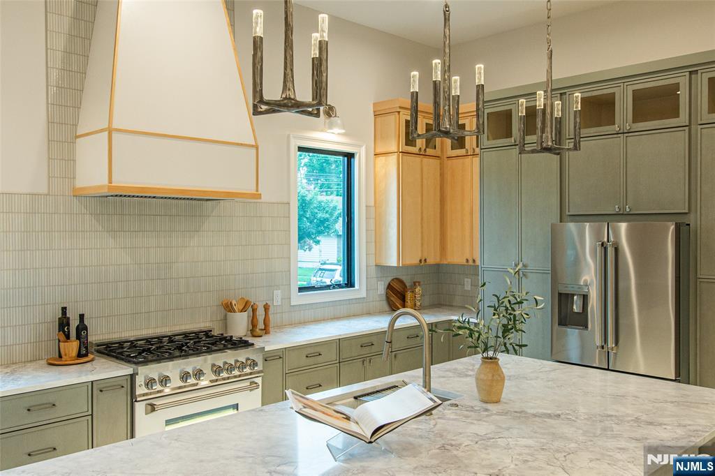 98 Haddenfield Road Clifton, NJ 07013 - Photo 16 of 50