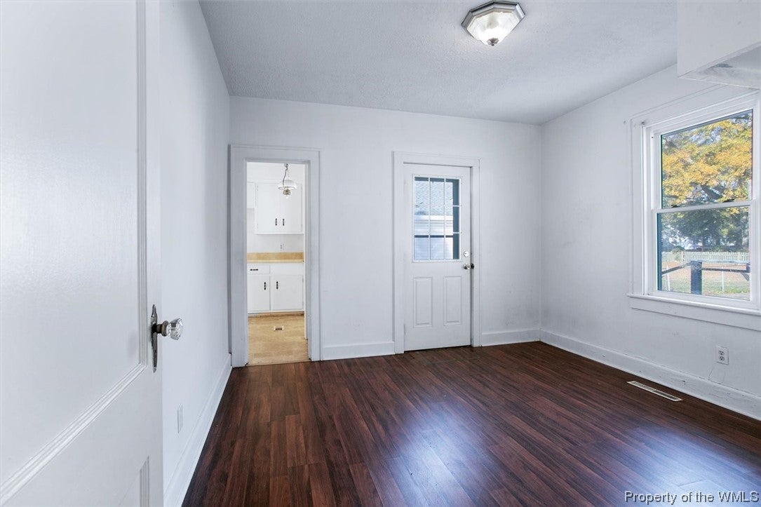 3003 Matoaka Road Hampton, VA 23661 - Photo 16 of 30 Gallery Image 16