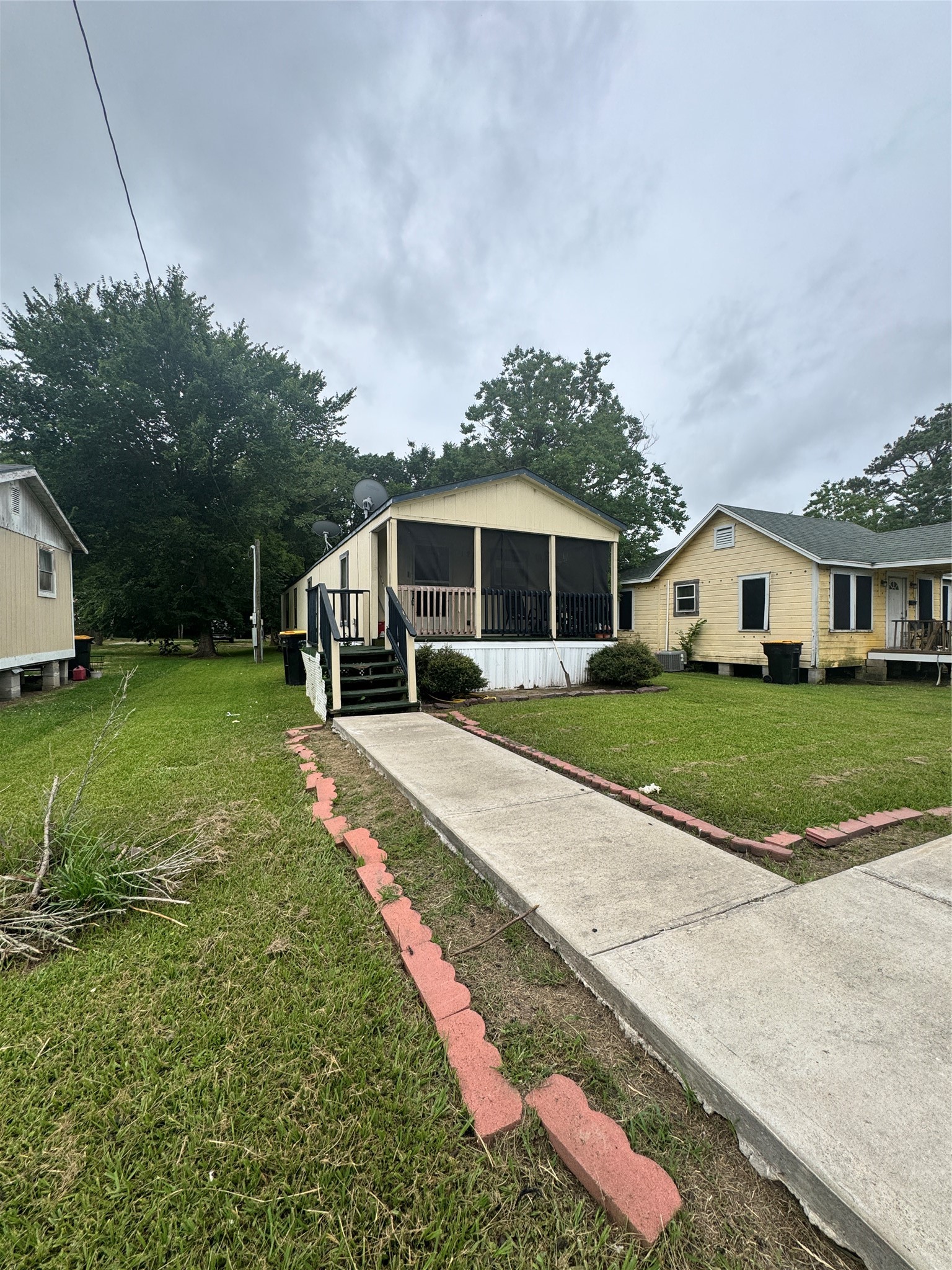 1212 Work Street Anahuac, TX 77514 - Photo 3 of 15
