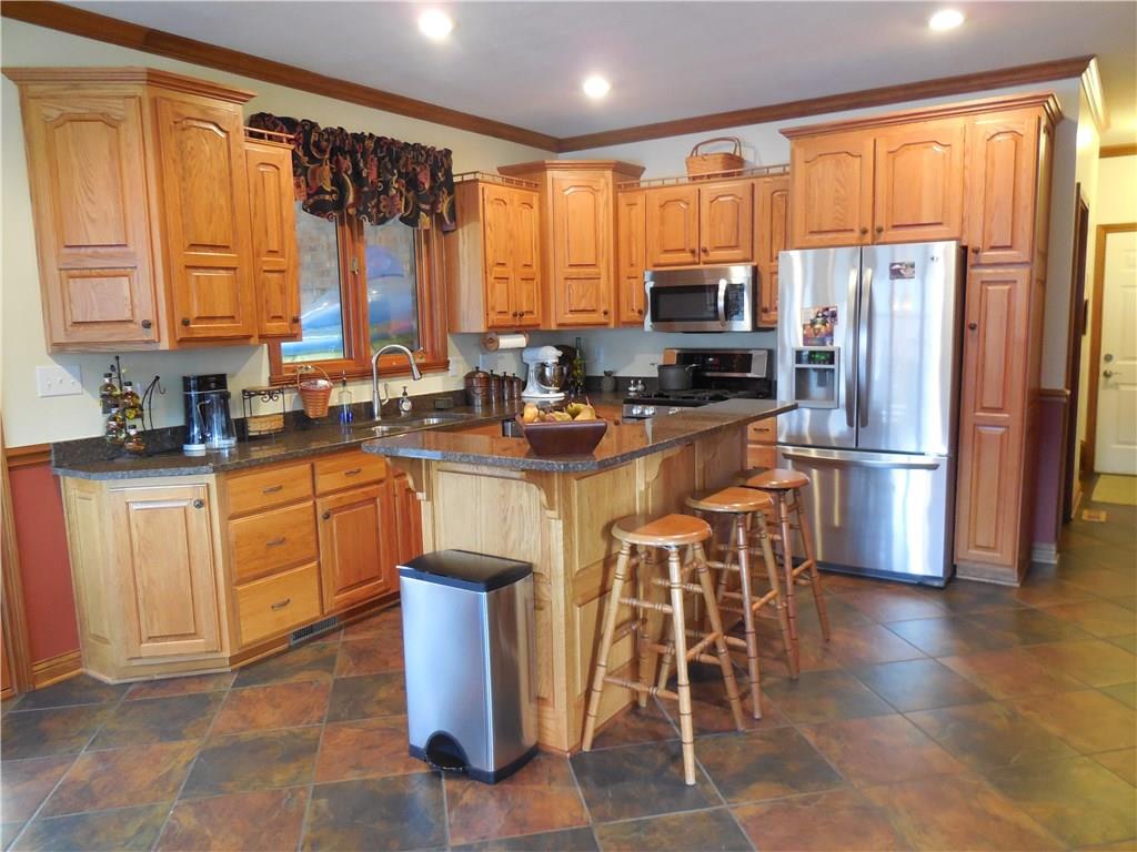 1936 Berry Road Greenwood, IN 46143 - Photo 4 of 24 Gallery Image 4