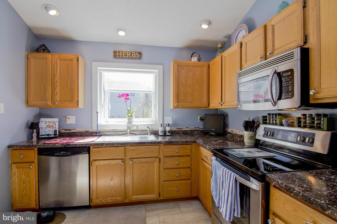 9551 Kings Grant Road Laurel, MD 20723 - Photo 11 of 30 Kitchen
