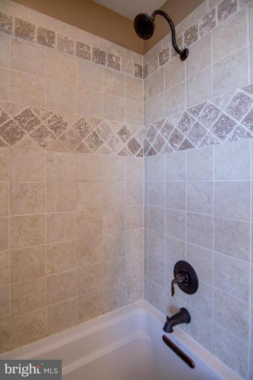 9551 Kings Grant Road Laurel, MD 20723 - Photo 17 of 30 Bath (Master)