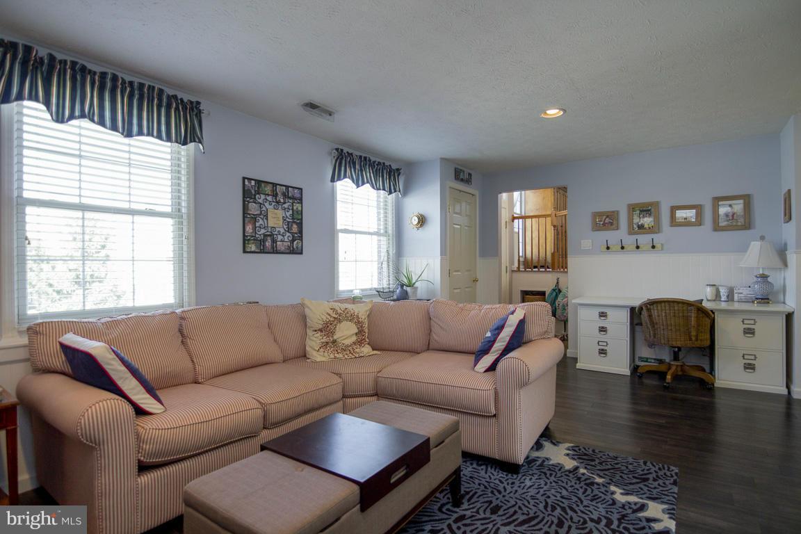 9551 Kings Grant Road Laurel, MD 20723 - Photo 21 of 30 Family Room