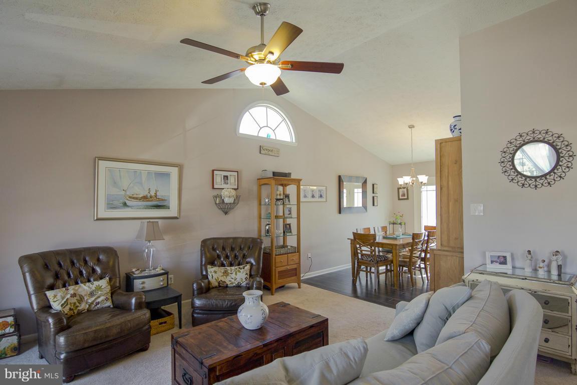 9551 Kings Grant Road Laurel, MD 20723 - Photo 5 of 30 Living Room